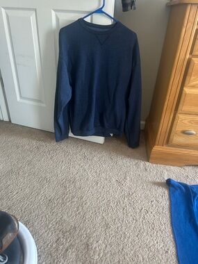 Hanes Men's Navy Crewneck Sweatshirt